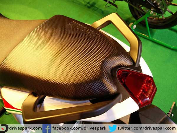 benelli tnt25 launched in india seat