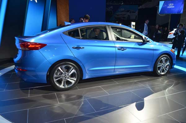 hyundai 2016 elantra india side profile