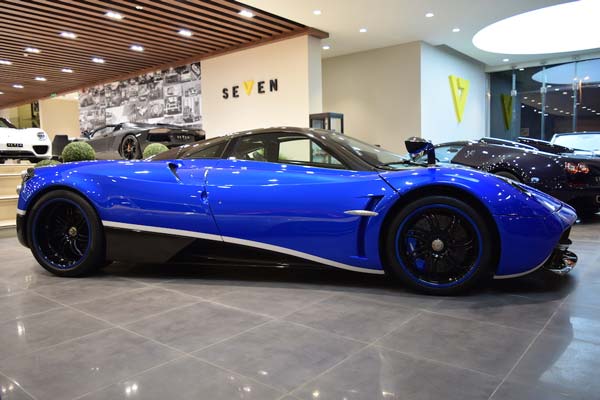 pagani huayra no 001 side design
