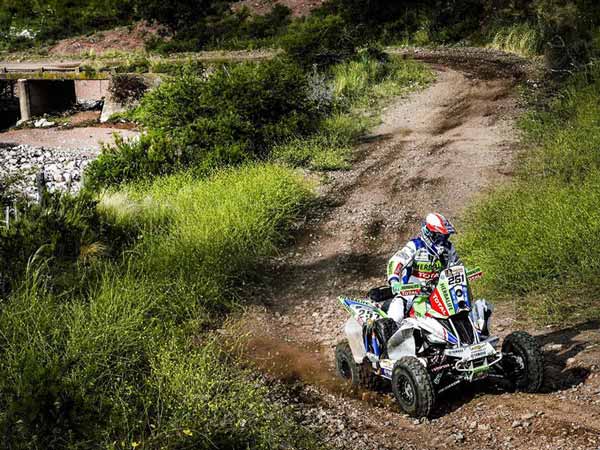 quad tackling dakar stage 3