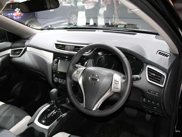 nissan x trail hybrid india interior