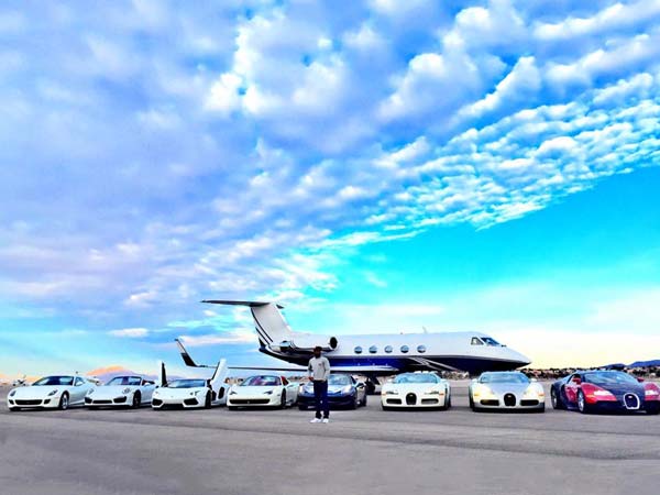 Floyd Mayweather Has Booked A Bugatti Chiron; But Why?