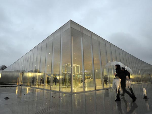 Japan Working On An Invisible Train? 