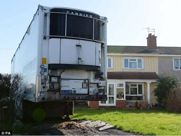 Man Ordered To Remove His Trailer House After Painstakingly Refurbishing It