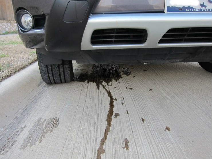 Weekly Car Maintenance That You Must Do - Leakeage