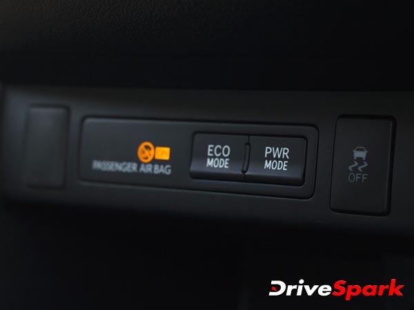 new-toyota-innova-crysta-features-in-detail