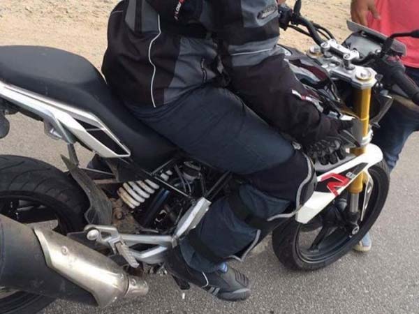 bmw g310r rear close up