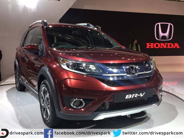 Specification Comparison: Tata Hexa vs Renault Lodgy vs Toyota Innova Crysta vs Honda BR-V