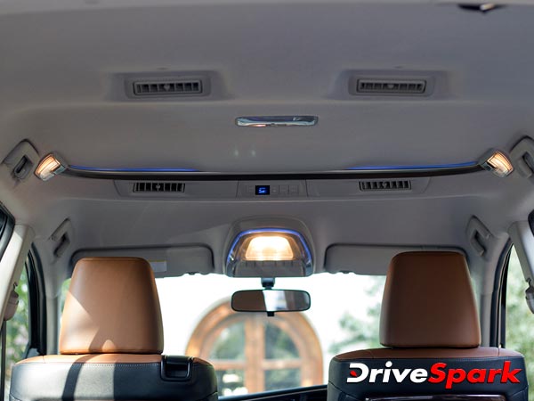 Specification Comparison: Toyota Innova Crysta vs Renault Lodgy vs Maruti Ertiga vs Honda Mobilio