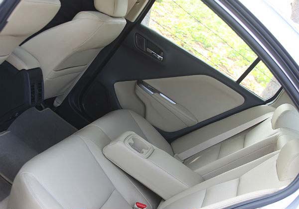 Honda City: Disadvantages, Pros, Cons & Advantages