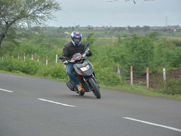 aprilia sr 150 braking