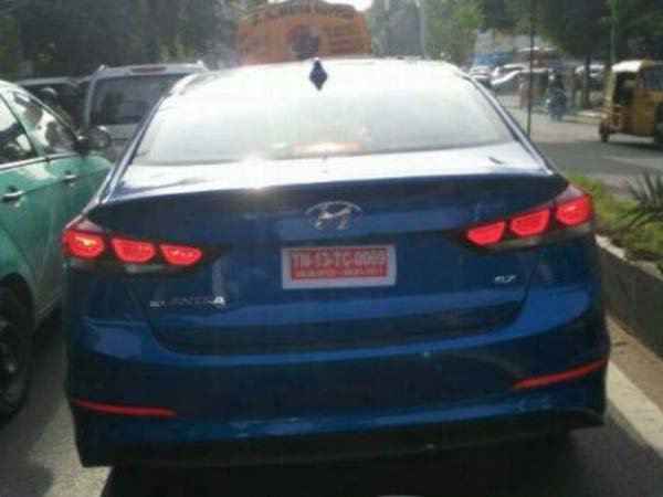hyundai elantra spy pic
