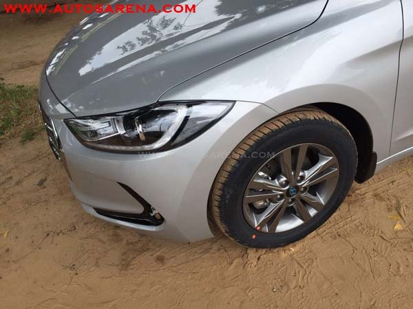 2017 new hyundai elantra spotted images