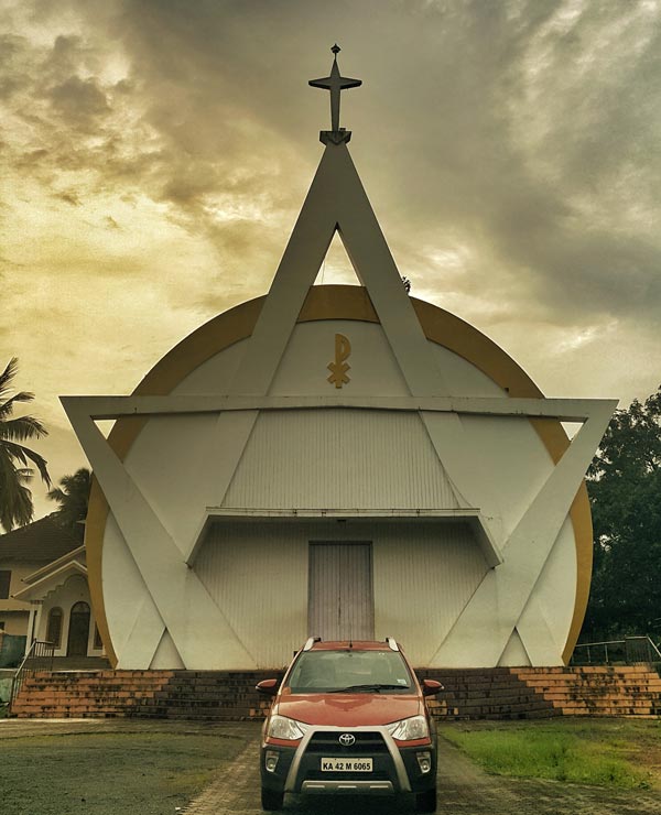 toyota etios cross review st. cornelius chuch kolayad