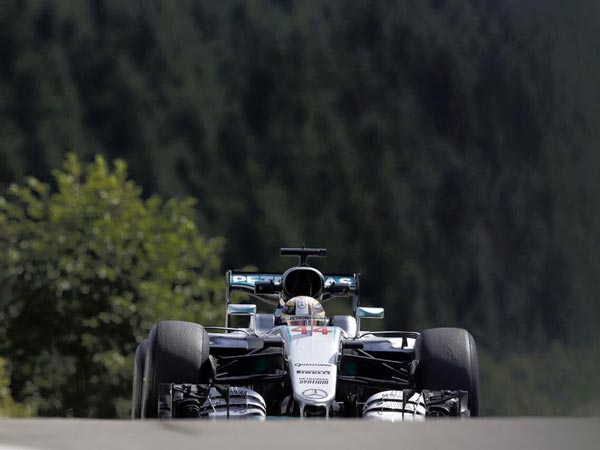 Mercedes Tests Wider 2017 Formula One Spec Tyres