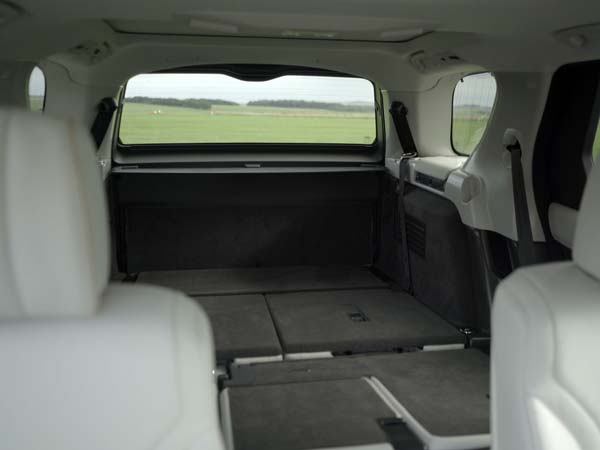 2017 Land Rover Discovery Seats Goes Intelligent