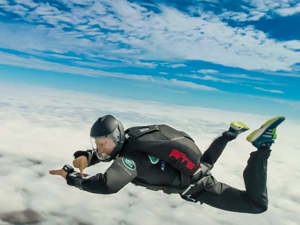 2017 Land Rover Discovery Seats Goes Intelligent