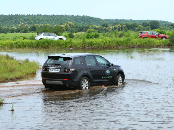 Land Rover To Provide Ahmedabad Customers With A Unique Experience