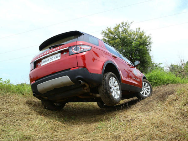 Land Rover To Provide Ahmedabad Customers With A Unique Experience