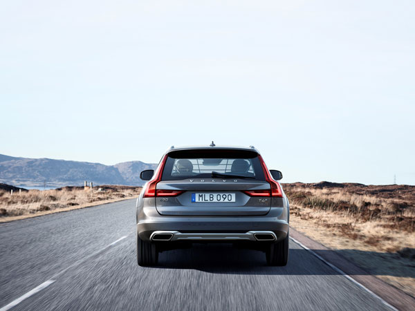 Volvo’s Largest Cross Country Wagon Breaks Cover