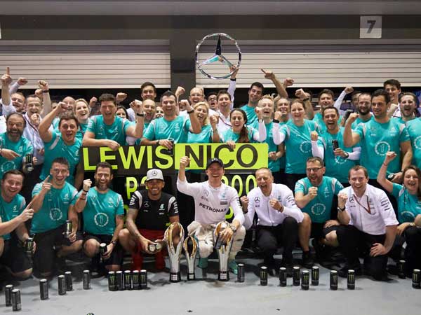 Rosberg Wins His Very First Singapore GP With Ease
