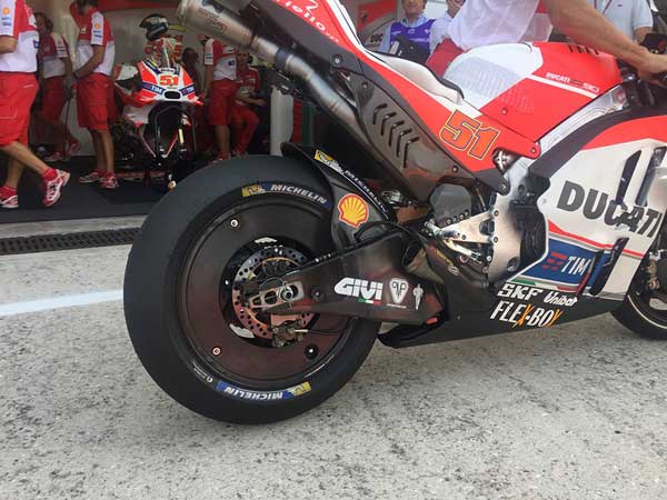 Motogp: Ducati GP16 With Prototype Wheel