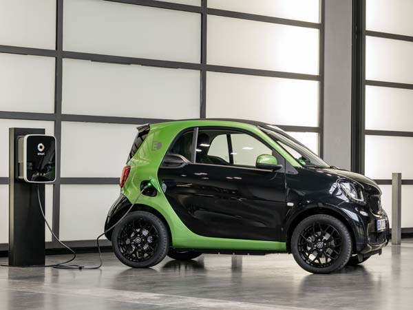 mart Reveals Electric ForTwo, ForFour & Cabrio — Thinking Big! mart Reveals Electric ForTwo, ForFour & Cabrio — Thinking Big!