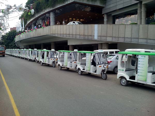 Last Mile Connectivity Issue Sorted In Gurgaon — Say Hello To e-Rickshaws