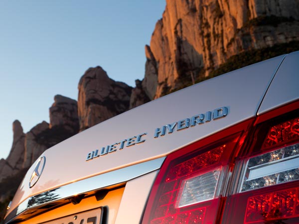 Mercedes-Benz Planning Hybrid Battery Factory In Thailand