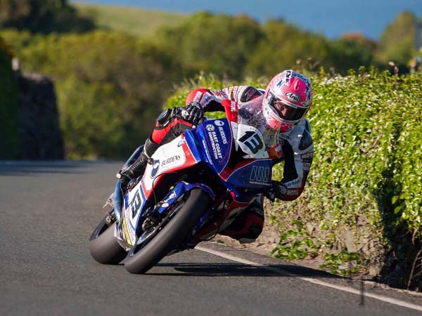 Road Racer Lee Johnston Looking For A New Ride For 2017