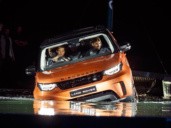 2017 Land Rover Discovery Unveiled