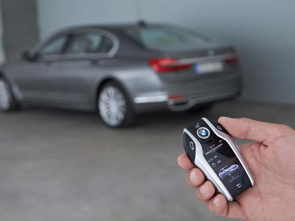Remote Control Parking System In The BMW 7 Series Wins Award Remote Control Parking System In The BMW 7 Series Wins Award