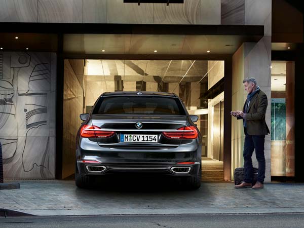 Remote Control Parking System In The BMW 7 Series Wins Award Remote Control Parking System In The BMW 7 Series Wins Award