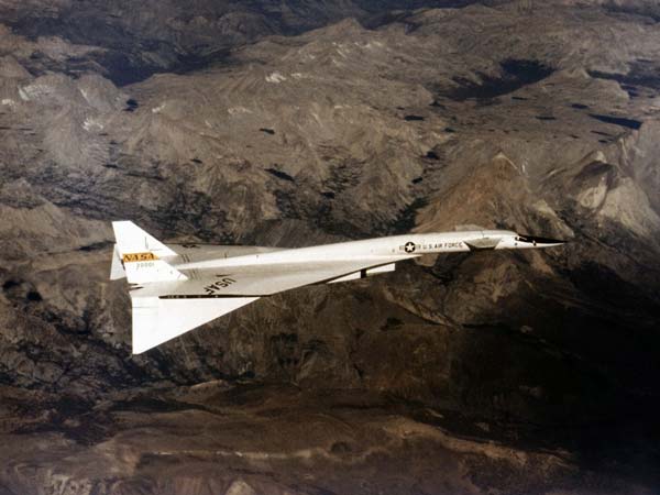 Top 10 Fastest Aircraft In The World — Want To Know How Much Mach They Achieve?