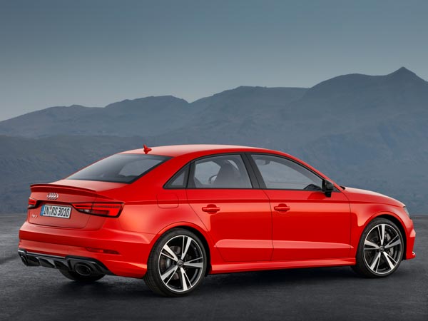 2016 Paris Motor Show: Audi RS3 Unveiled