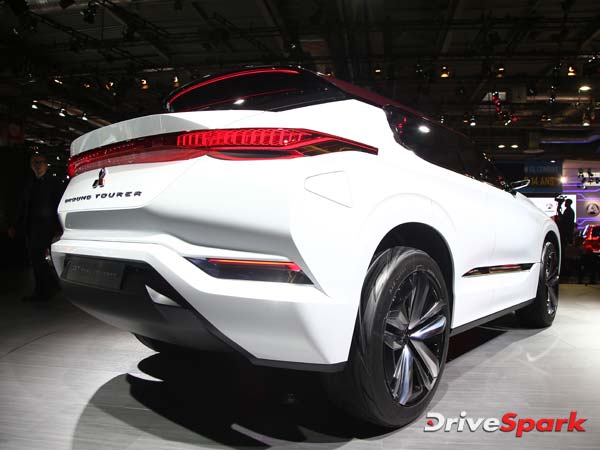 2016 Paris Motor Show: Mitsubishi Reveals GT-PHEW Concept