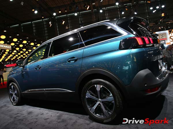 2016 Paris Motor Show: Peugeot’s Large SUV Makes Its Debut
