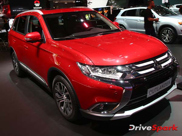 2016 Paris Motor Show: Updated Mitsubishi Outlander PHEW Revealed