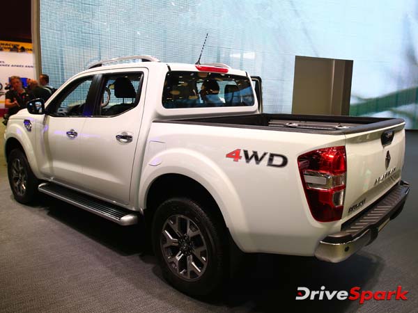 2016 Paris Motor Show: Renault Reveals Its Maiden Pick-Up Truck