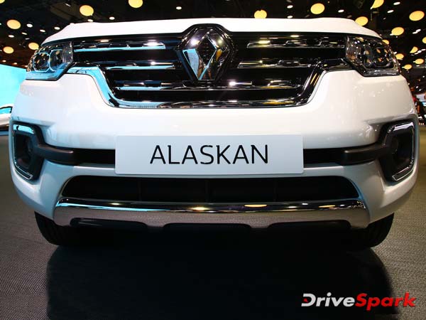 2016 Paris Motor Show: Renault Reveals Its Maiden Pick-Up Truck