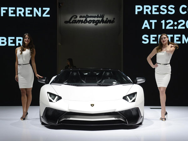 lamborghini paris motor show