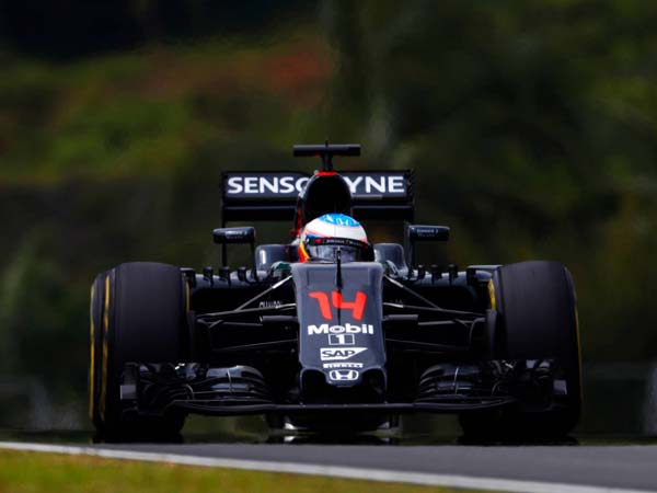 Ricciardo & Verstappen Dominate Malaysian GP