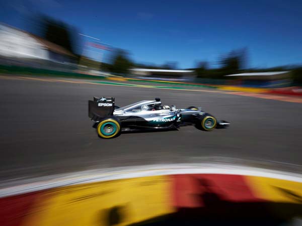 Hamilton Feels ‘Helpless’ Against Time To Defend F1 Title