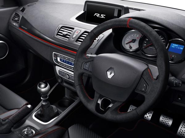 New Renault Megane RS Gets Manual Gearbox And Four-Wheel Steering
