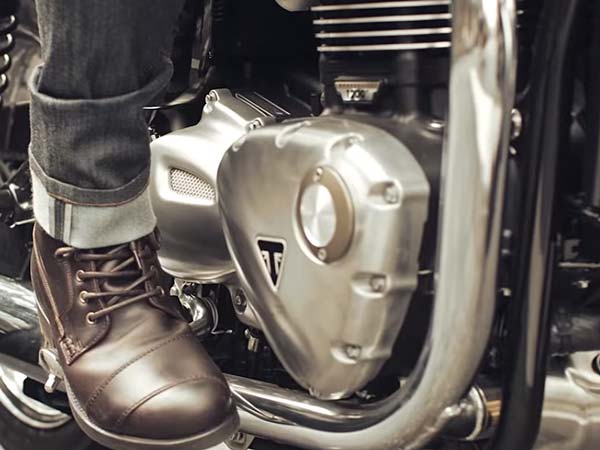 2016 Intermot Motorcycle Show: Triumph Showcases Street Cup, T100 And T100 Black