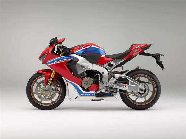 2016 Intermot Motorcycle Show: Honda CBR1000RR Fireblade SP Unveiled