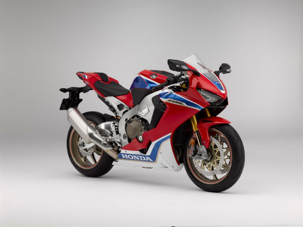 2016 Intermot Motorcycle Show: Honda CBR1000RR Fireblade SP Unveiled