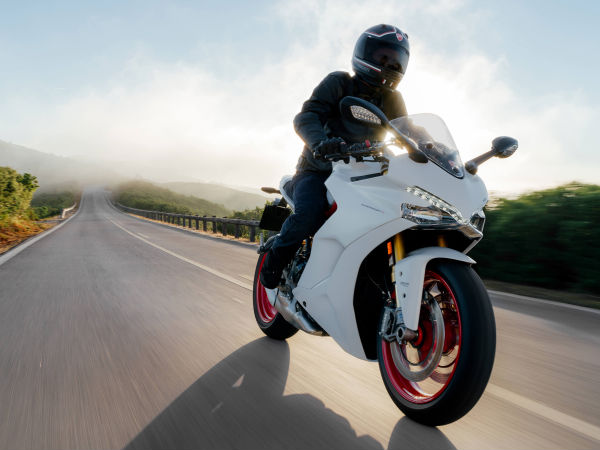 2016 Intermot Motorcycle Show: Ducati 939 SuperSport & SuperSport S Unveiled