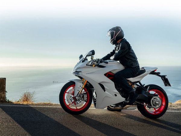 2016 Intermot Motorcycle Show: Ducati 939 SuperSport & SuperSport S Unveiled