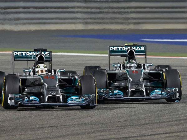Mercedes-Benz Signs A Very Special Racing Contract Mercedes-Benz Signs A Very Special Racing Contract